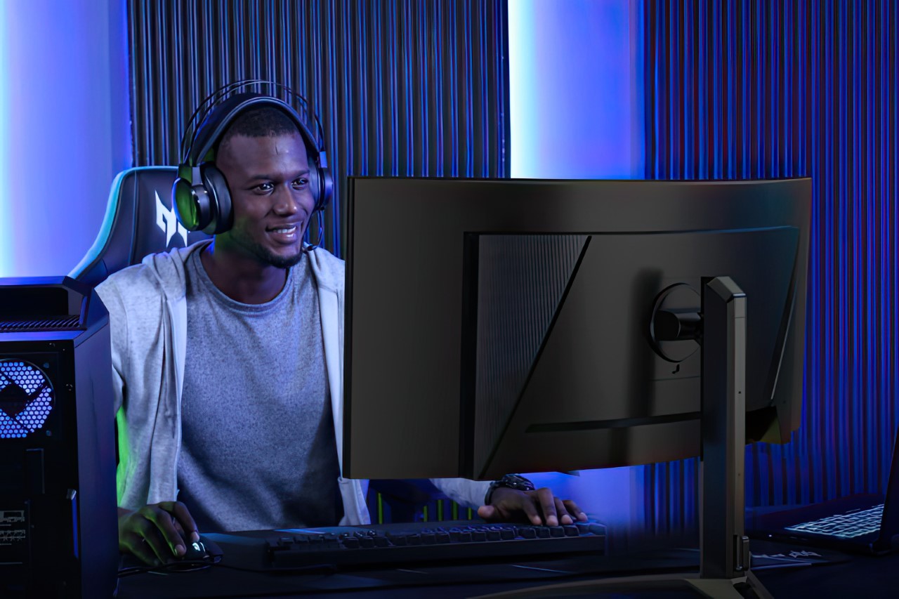 Wide Curved Anti-Blue Light Gaming Monitor 2K-5K With LED Light