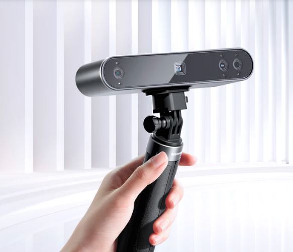 The Handheld 3D Scanner With Color Scans